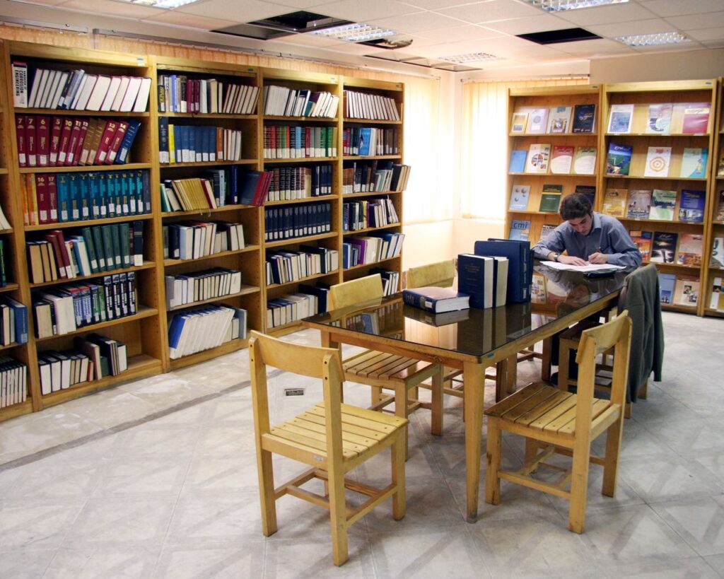 کتابخانه مرکزی شهرداری تهران