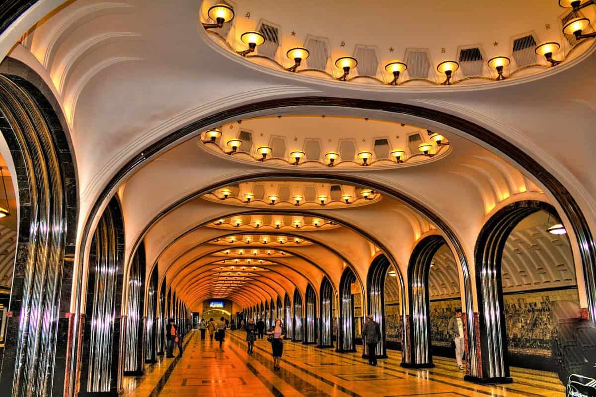 18 تا از زیباترین ایستگاه های مترو در دنیا