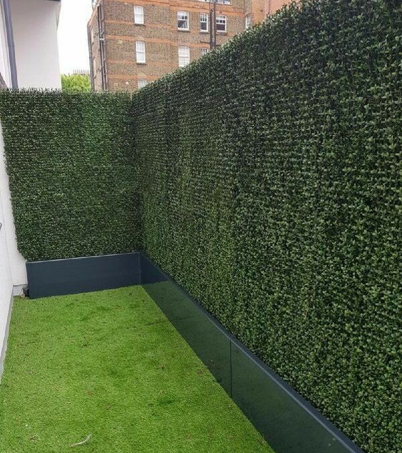دیوارهای سبز برای ایجاد حریم در تراس خانه