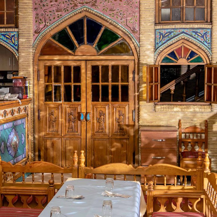 افطاری در سفره خانه سنتی عالی قاپو