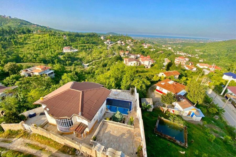 ساخت و سازهای غیر بومیان در گیلان
