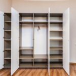 طبقه‌بندی کمد لباس، از همه فضای کمد استفاده کن