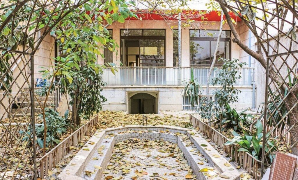 خانه پدری فروغ فرخ زاد کجاست؟