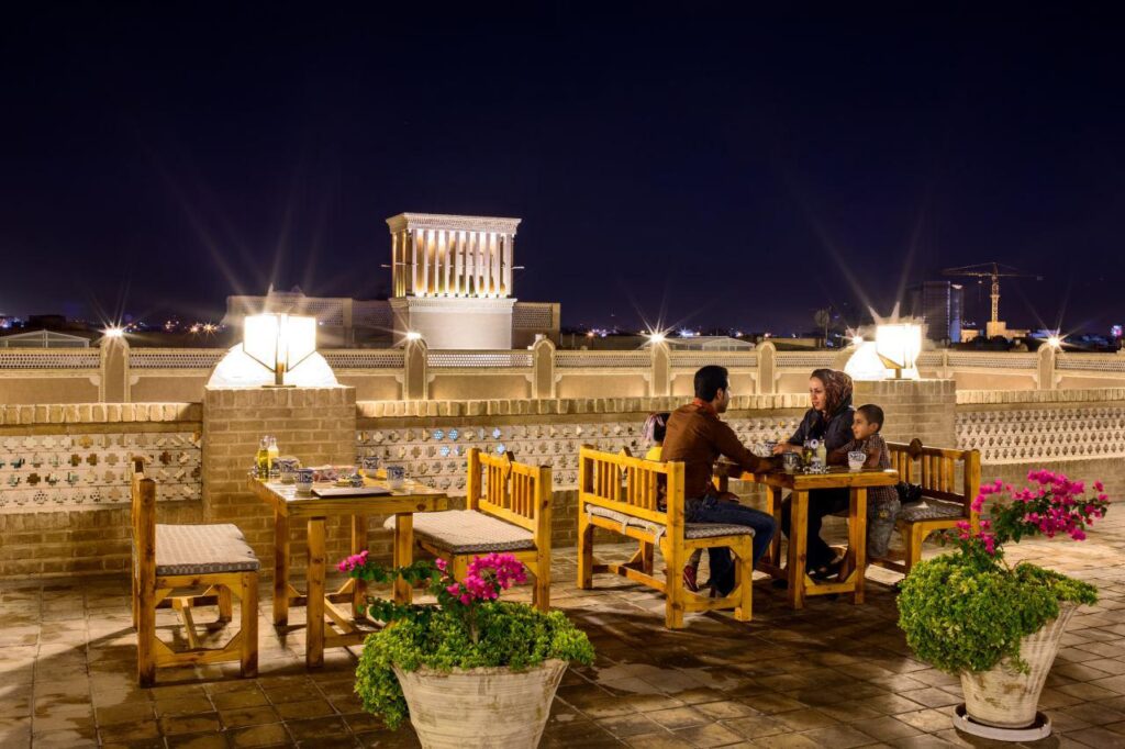 امکانات و رستوران هتل داد یزد