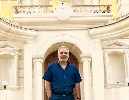 معماری شیک و کلاسیک عمارت مهران مدیری