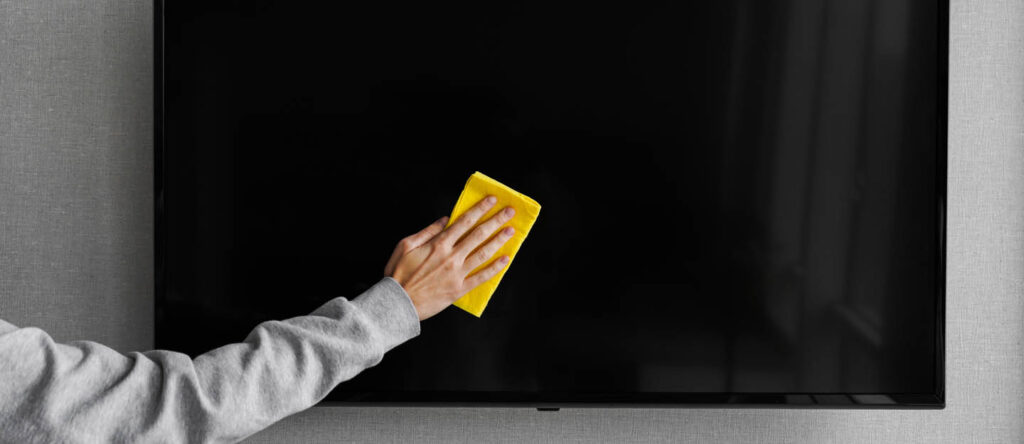 روش صحیح تمیز کردن صفحه نمایش تلویزیون یا مانیتور