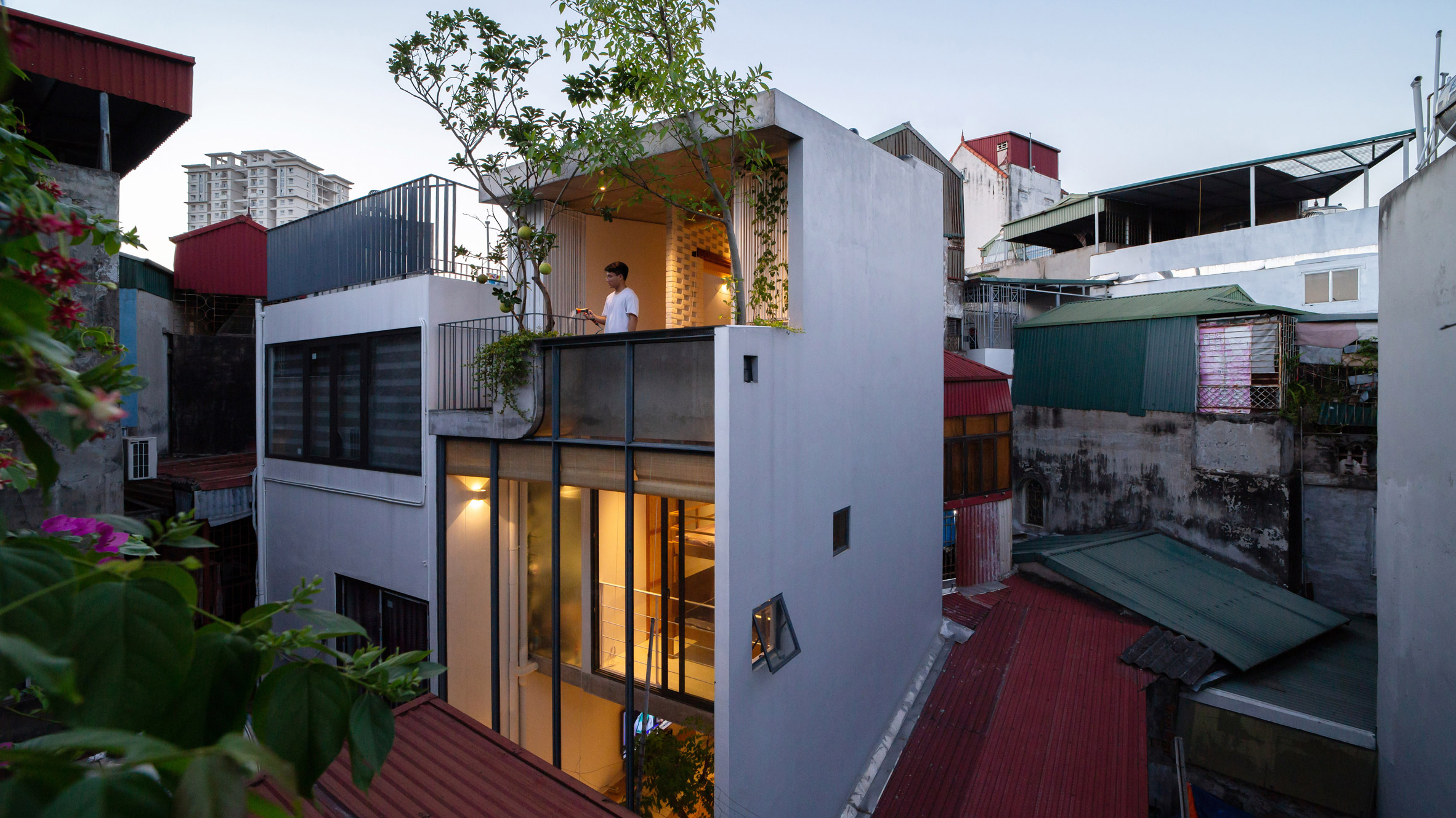 معماری بی‌نظیر خانه‌ تی‌اچ در زمین‌‌ 24 مترمربعی در ویتنام!