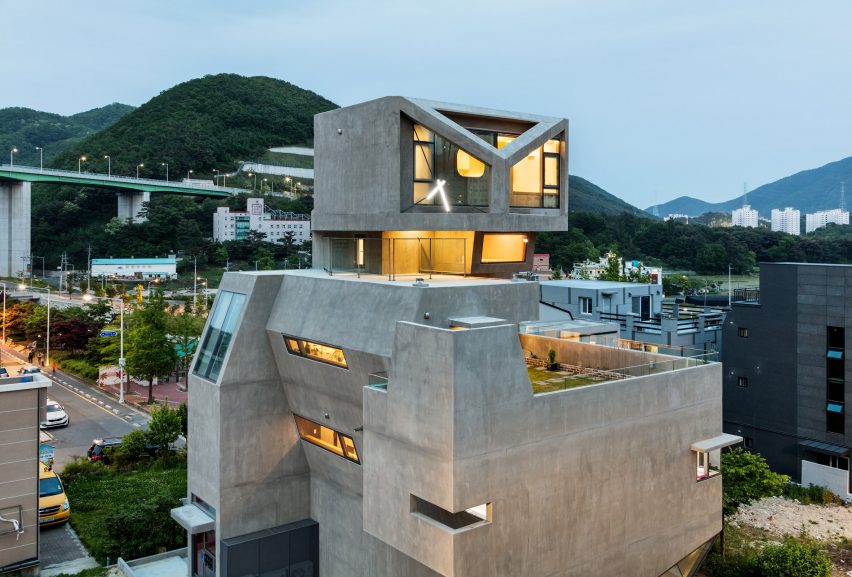خانه‌ شبیه به جغد بتنی در کره‌ جنوبی!