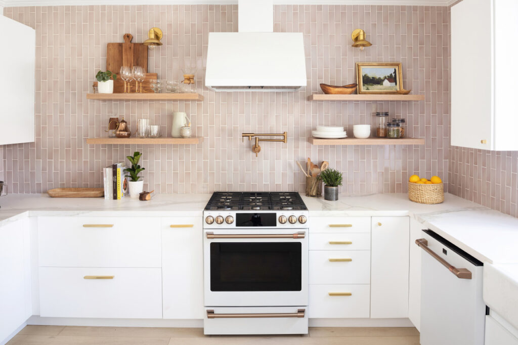 تغییر چیدمان آشپزخانه‌ هنگام خانه تکانی با طراحی ایده ذهنی چیدمان آشپزخانه