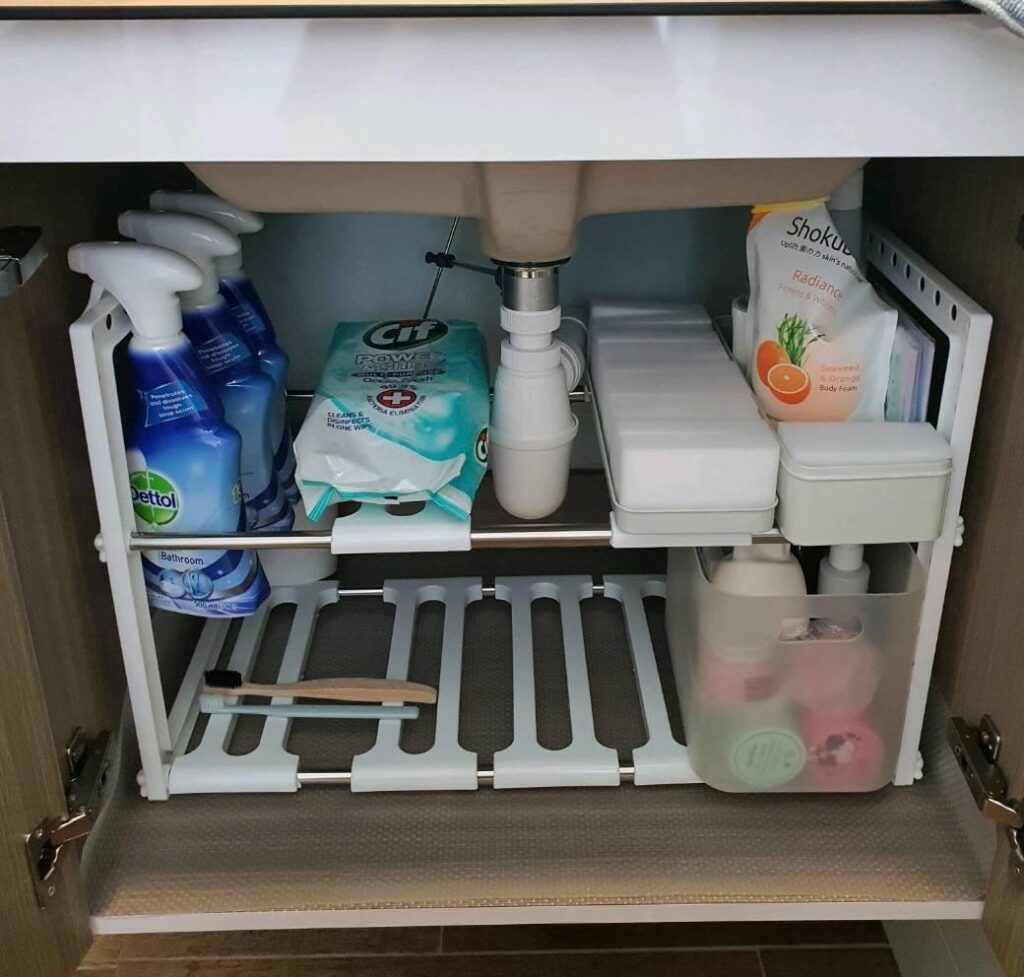 چیدمان کابینت زیر سینک ظرفشویی آشپزخانه
