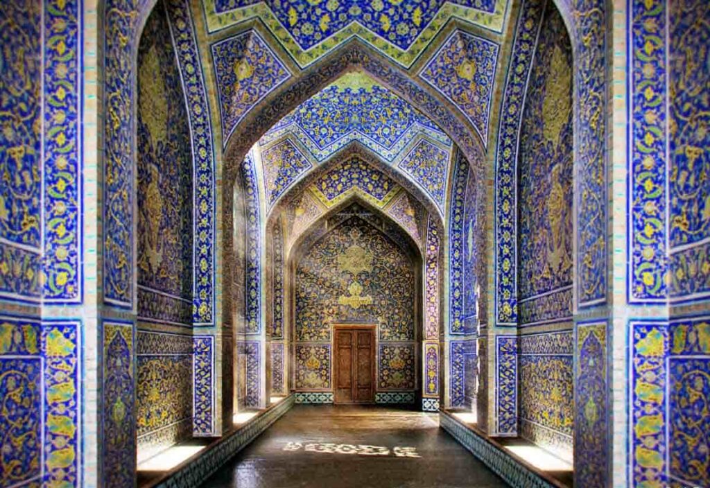 سرقت معماری اصیل ایرانی توسط کشورهای حاشیه خلیج فارس!