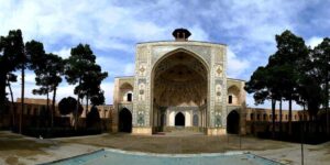 ویدیویی از یک عبادتگاه با معماری بی‌نظیر در قلب کویر در ایران!