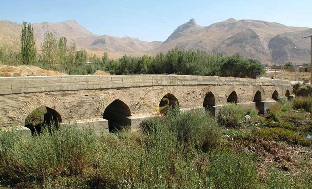 پل خراجی از پل‌های تاریخی چهارمحال و بختیاری