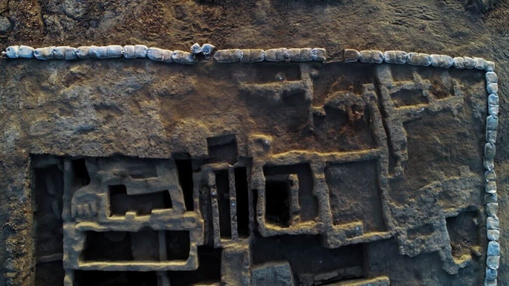 کشف معماری خانه‌ای 4500 ساله در تپه پیرزال