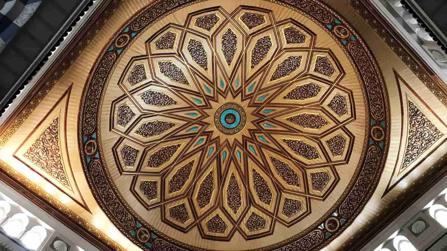 سقف متحرک مسجدی در مدینه، راهکار هوشمندانه در برابر آفتاب عربستان!