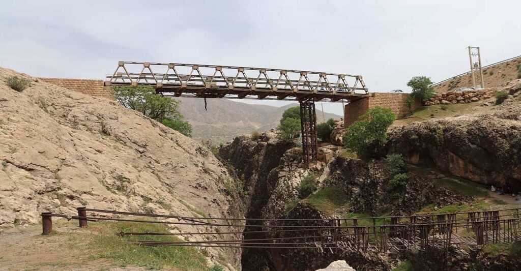 پل سیمی دوپلان از پل‌های تاریخی چهارمحال و بختیاری