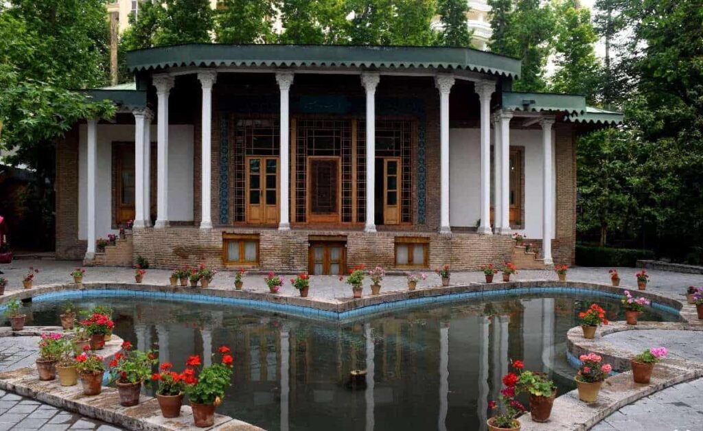  باغ موزه هنر ایرانی از باغ‌های تاریخی تهران