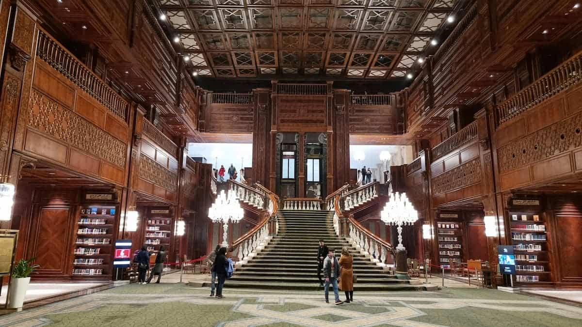 دیزاین فوق العاده زیبای کتابخانه ایران مال، کپی‌برداری از مدرسه هاگوارتز!
