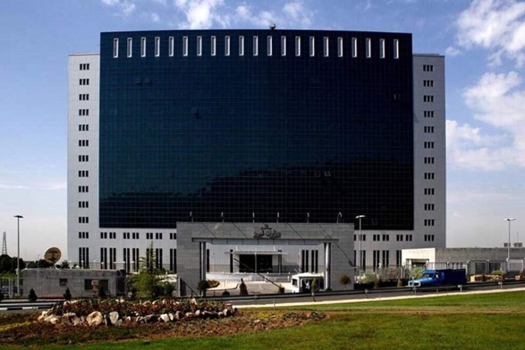 ساختمان شیشه ای وزارت نیرو