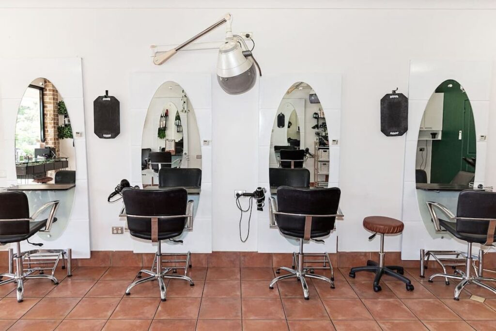 کدام سبک دکوراسیون آرایشگاه زنانه کمترین هزینه را دارد؟