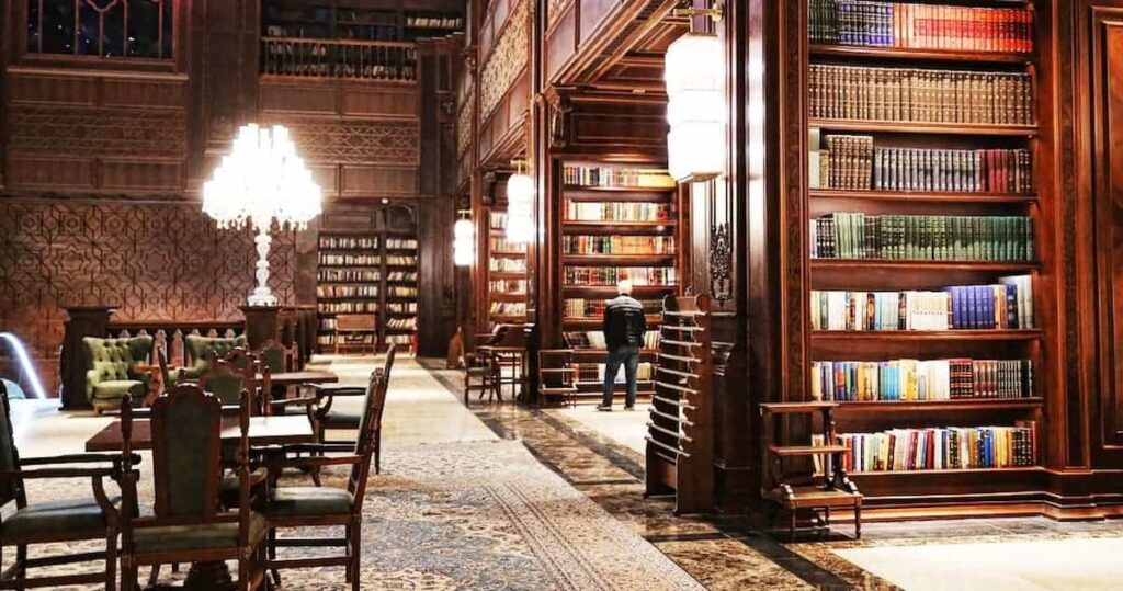 کافه کتابخانه ایران مال