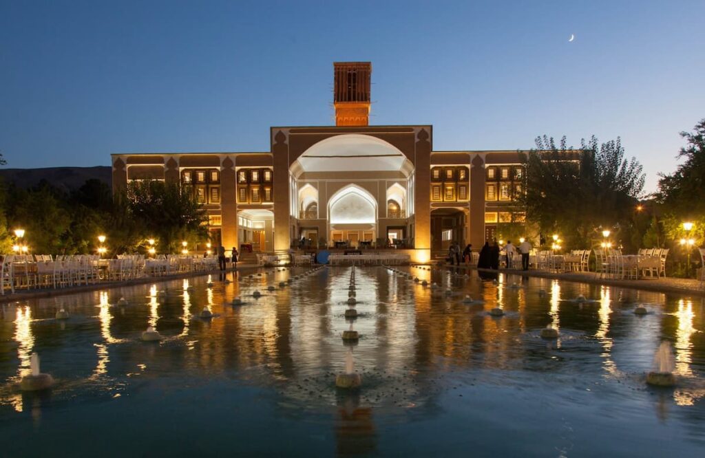 هتل باغ مشیرالممالک شهر یزد