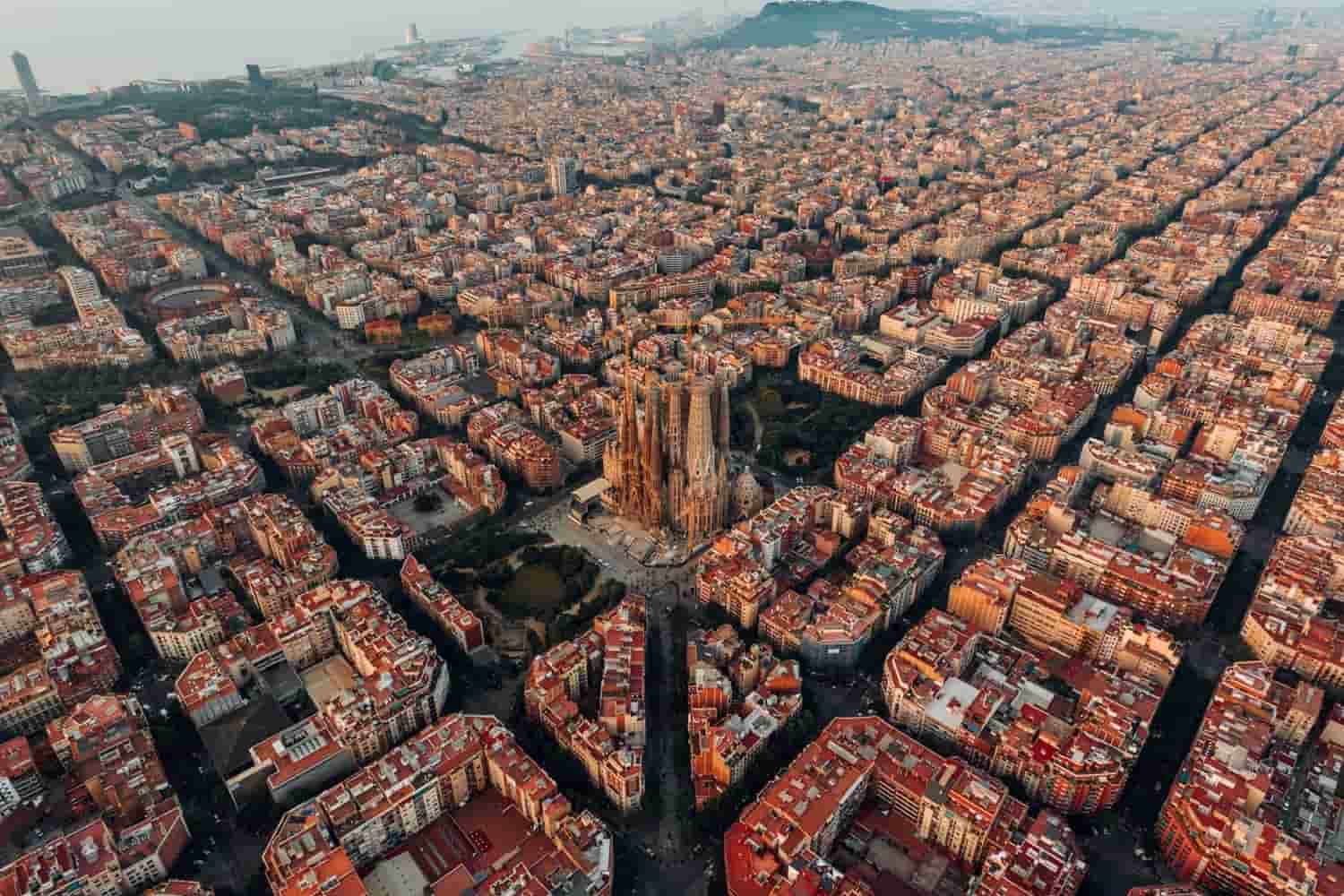 معماری بی‌نظیر شهر بارسلونا با طراحی نوآورانه + عکس