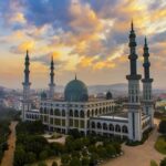 بزرگترین مسجد آسیای جنوب شرقی با مناره‌های چینی!