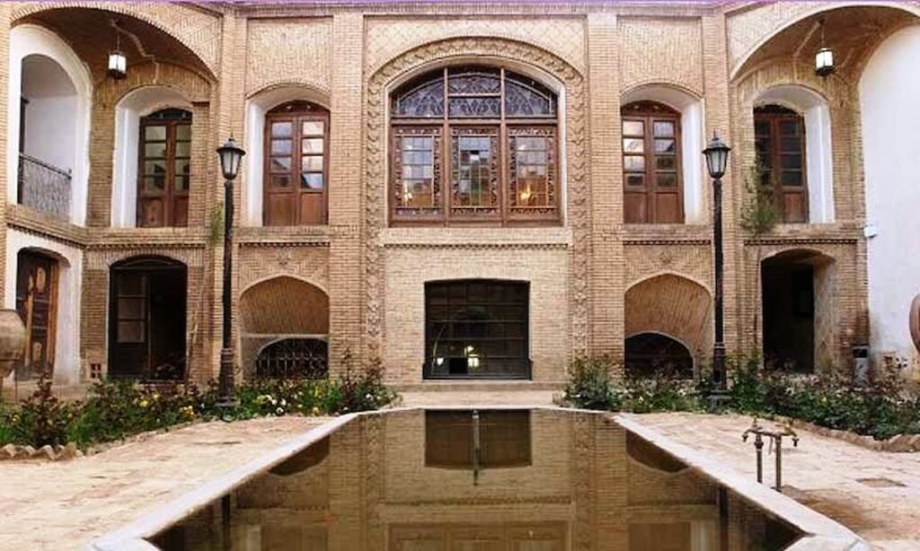 عناصر جدایی ناپذیر محله‌های قدیمی همدان