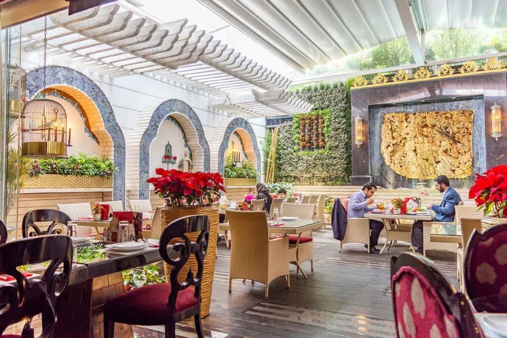 رستوران لوکس هندی تاج محل در تهران