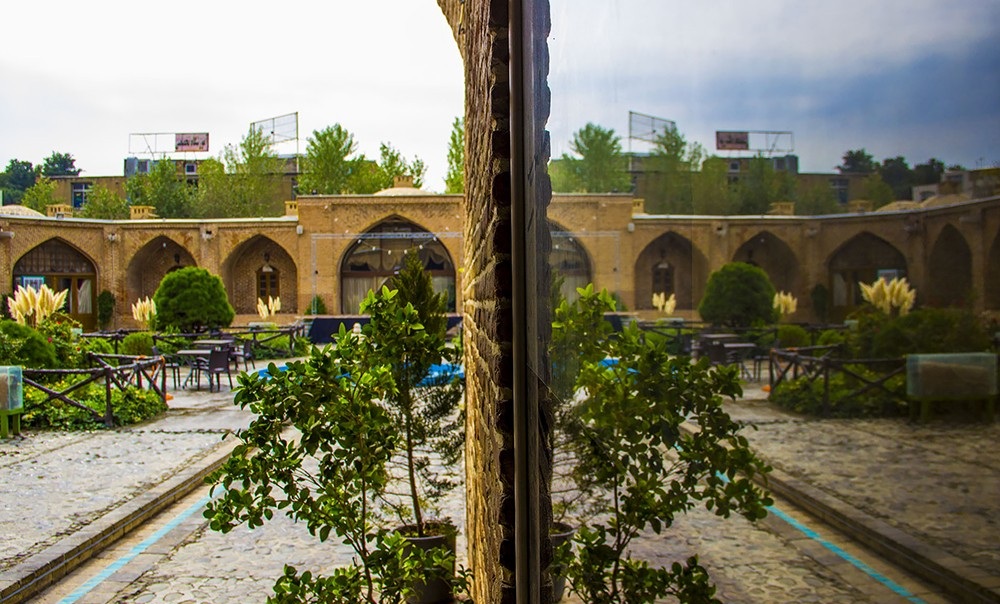 معماری کاروانسرای شاه عباسی کرج