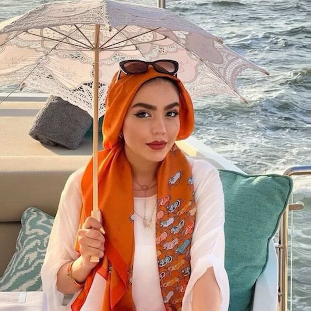 دکور و دیزاین قایق لاکچری 