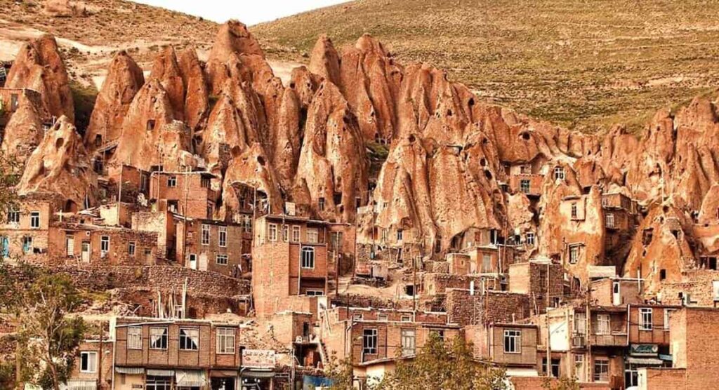 روستای سنگی یا صخره‌ای کندوان
