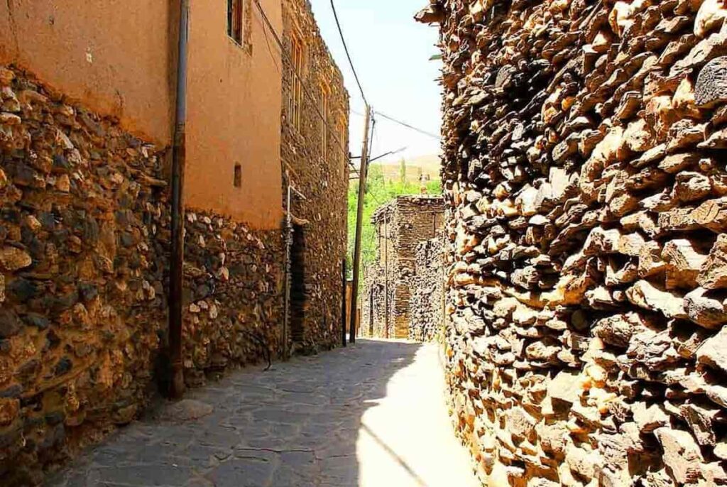 روستای سنگی ۴۰۰ ساله ورکانه