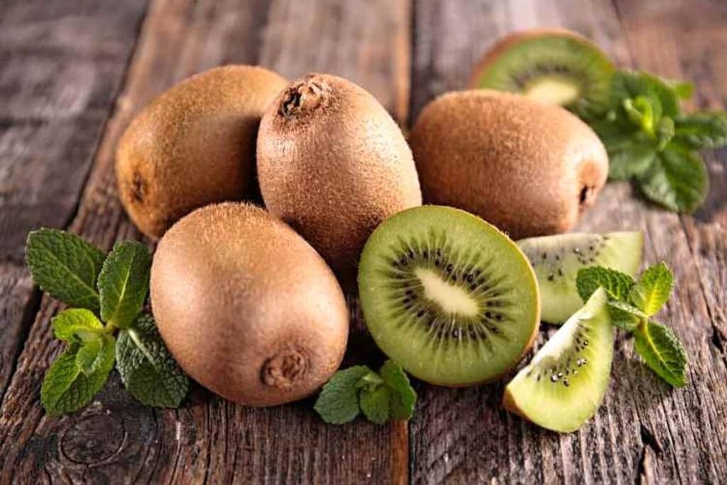 طعم‌دار کردن گوشت با کیوی رسیده