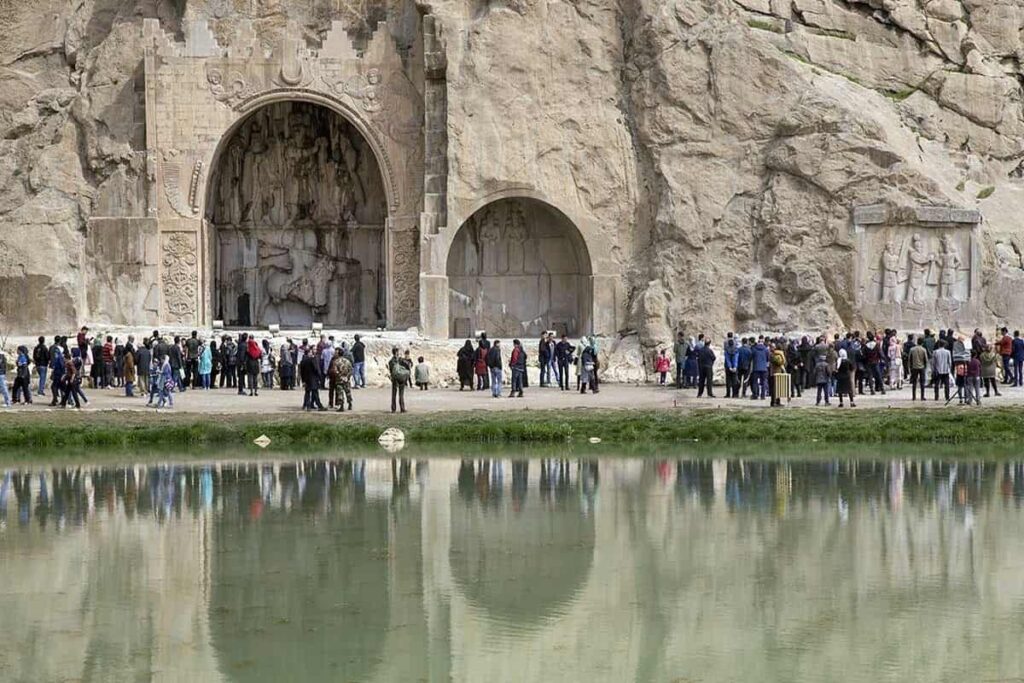 بناها و محوطه‌های تاریخی محور ساسانی