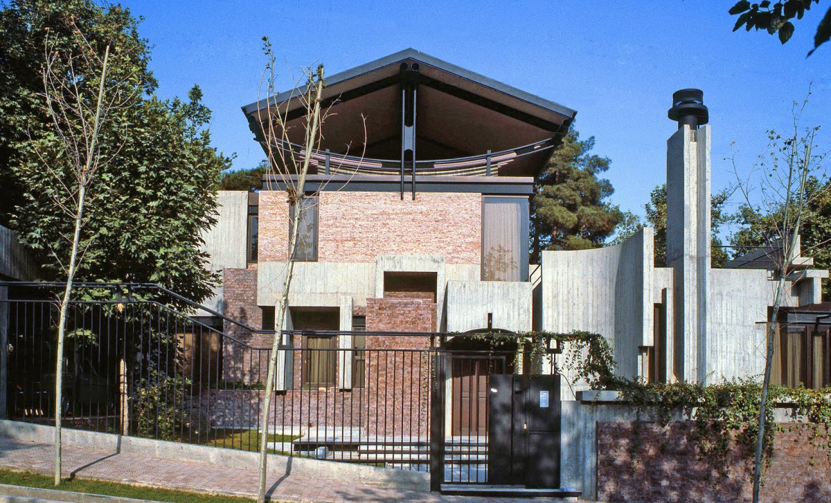 ویلا علینقی
