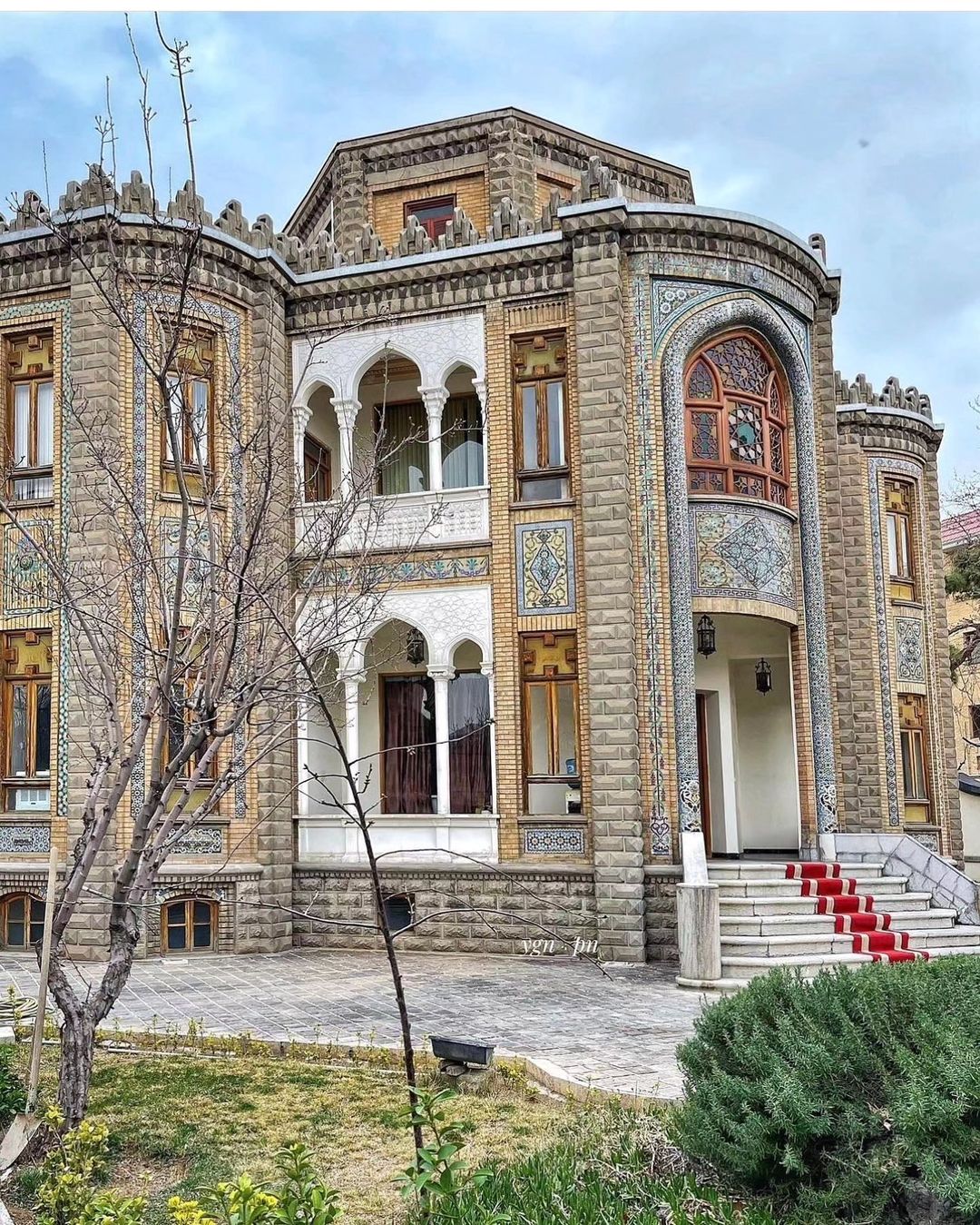 عمارتی در فردوسی