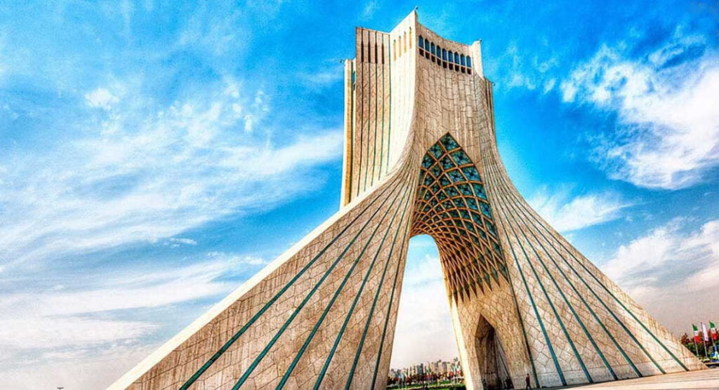 راز پنهانی از برج آزادی که فقط با تعظیم فاش می‌شود!