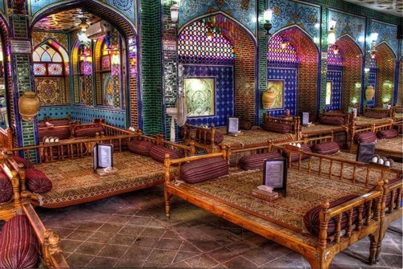 حمله دیشب به اسرائیل، دکوراسیون این قهوه‌خانه در تهران را بهم ریخت