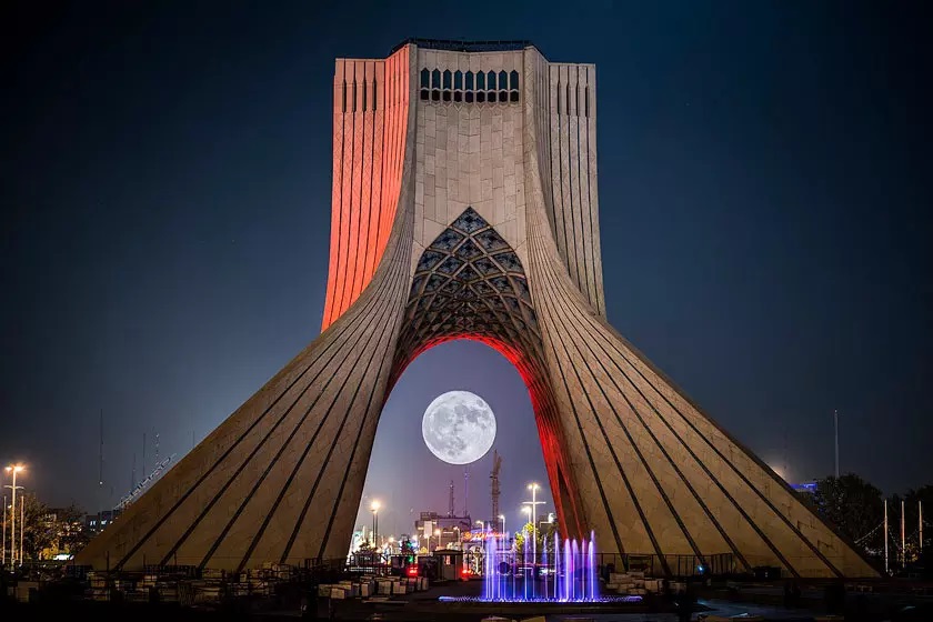 درخشش برجی که پس از 50 سال برای تهران آبرو می‌خرد