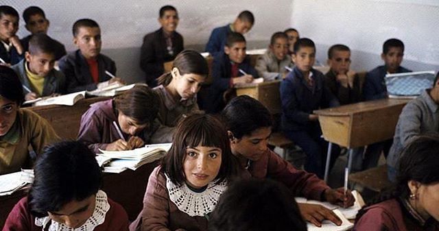 نمایی از مدرسه ارامنه اهواز که انگار بوی دفتر کاهی می‌دهد