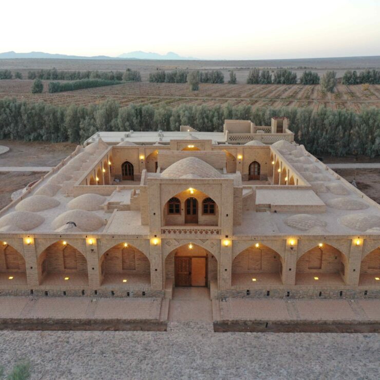 معماری باشکوه یک کاروانسرای مشجر در اصفهان که خوراک ستاره‌بازی‌ست