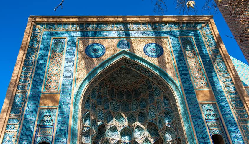 تخریب باورنکردنی کاشی‌کاری مسجد جامع نطنز