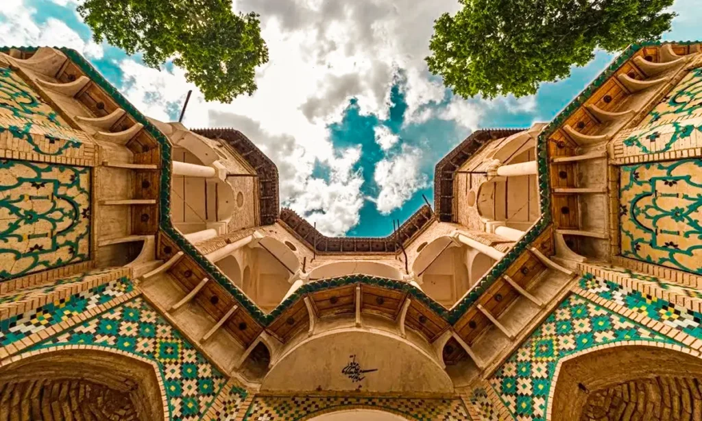 ابتکار جذاب در معماری سنتی که ساختمان را نجات می‌دهد