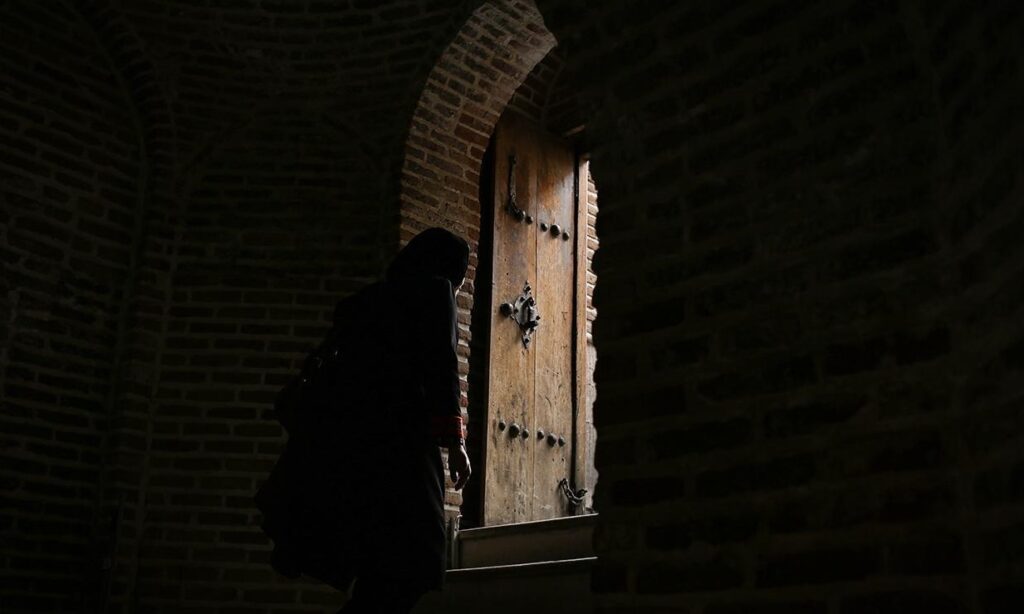 گرمابه تاریخی مربوط به قاجار با آن سردر جذابش، متروکه شد