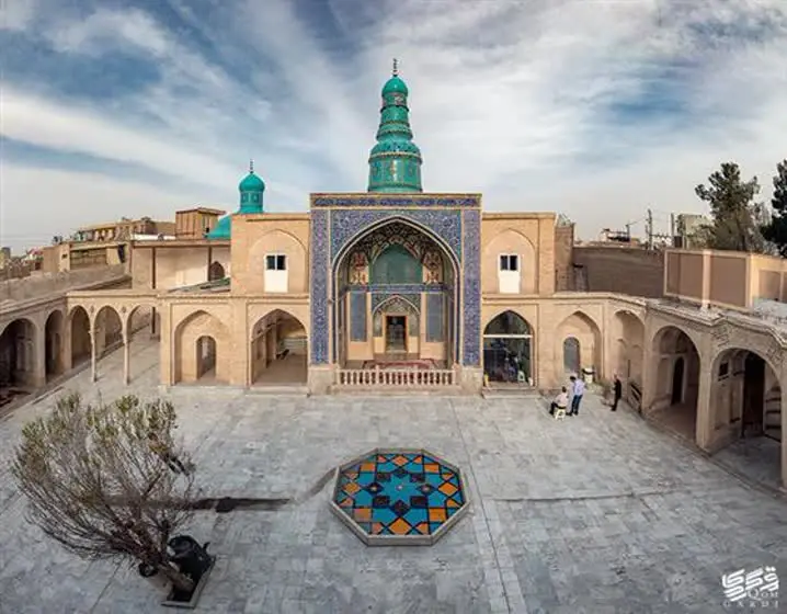 یک صاعقه در قم به بدترین جای ممکن زد و خرابی به بار آورد!