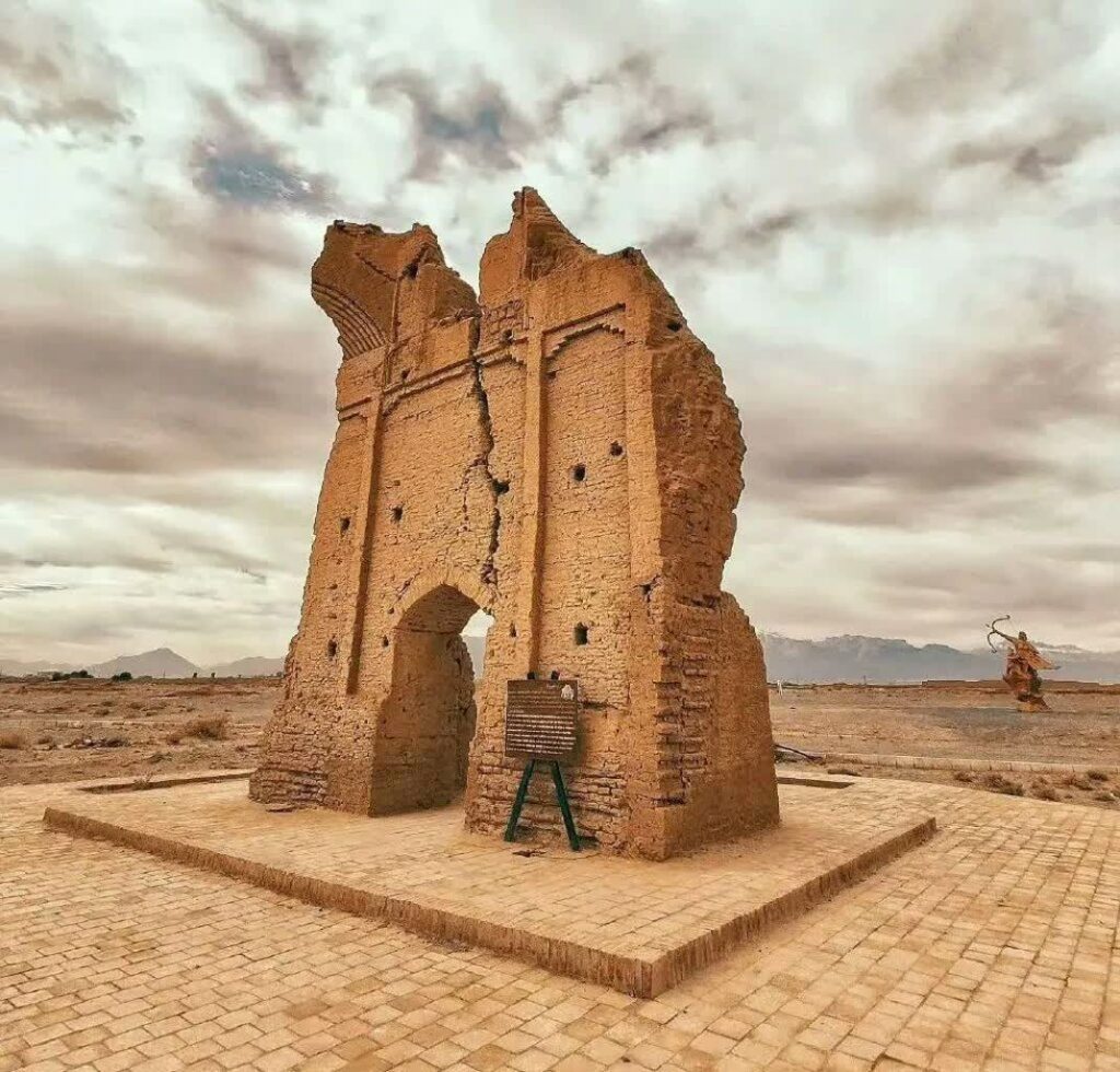 چاه مکعبی و راه زیرزمینی؛ قدیمی‌ترین اتاق فرار جهان در یزد