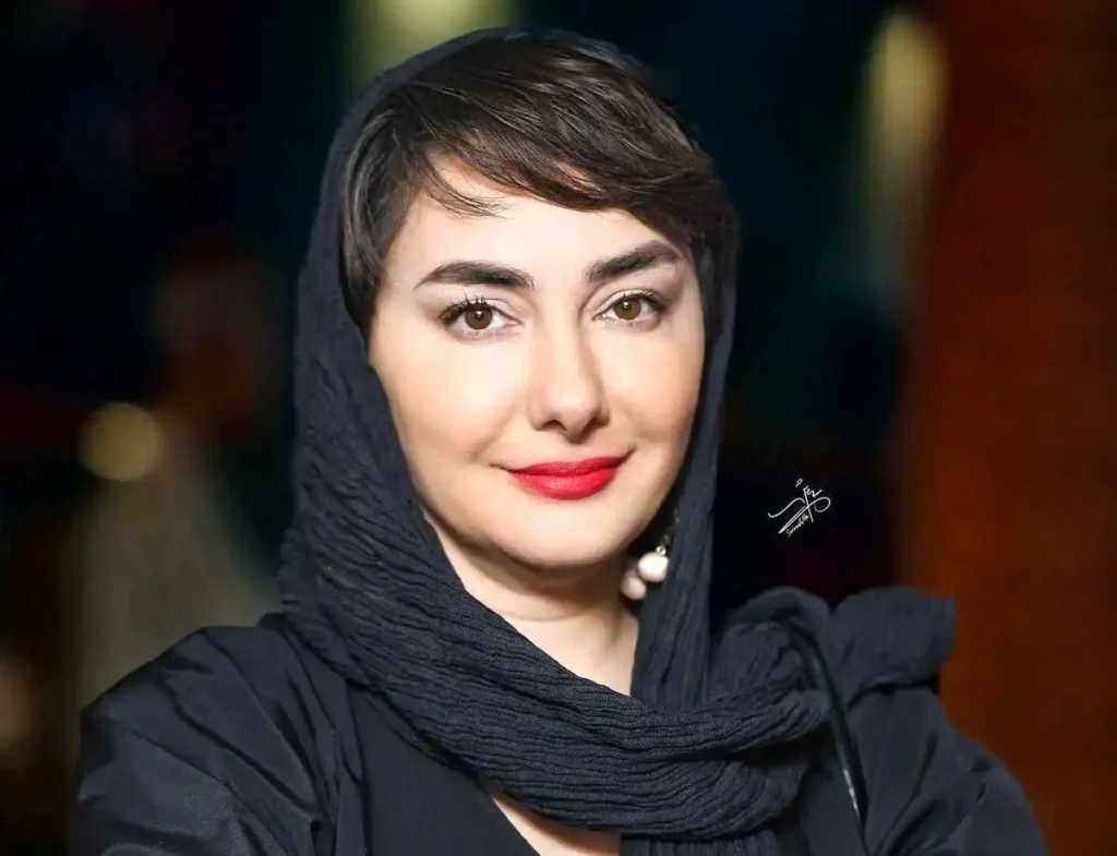 مبلمان، پرده و بوفه‌؛ اتاقی در کنکل که هانیه توسلی در آن آفتابی شد