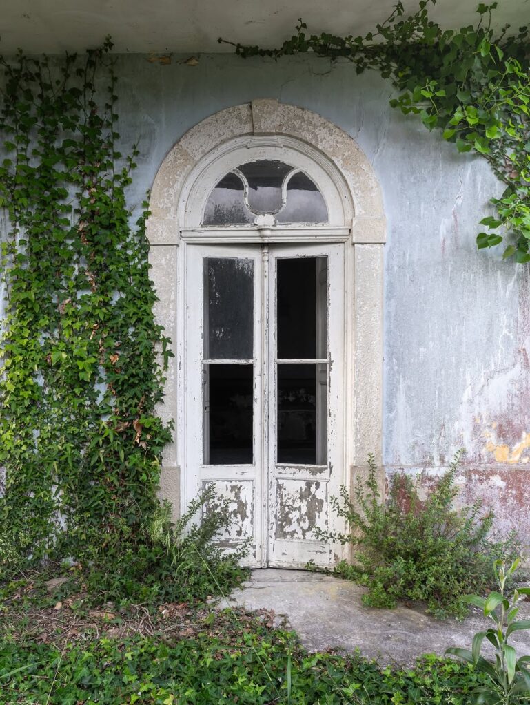 خانه‌ای در پرتغال که گچ‌بری‌هایش در کل دنیا نظیر ندارد